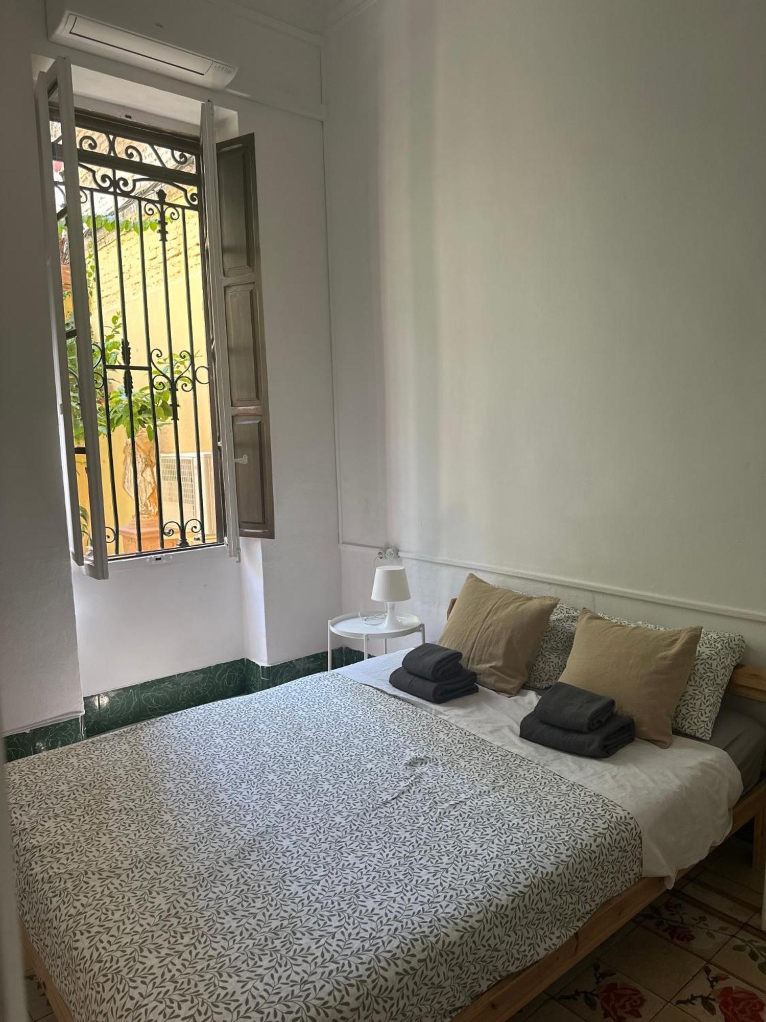 Habitacion Con Bano Privado 1 Cama De Matrimonio Valencia Eksteriør billede